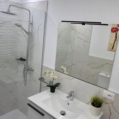 Mit Beheiztem Gemeinsamem Pool By Interhome *