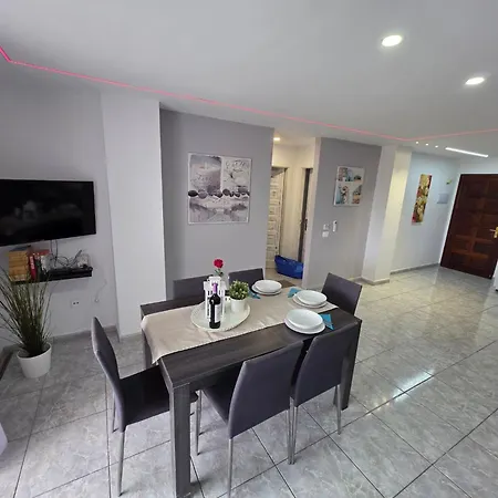 Mit Beheiztem Gemeinsamem Pool By Interhome Apartament Los Cristianos (Tenerife)