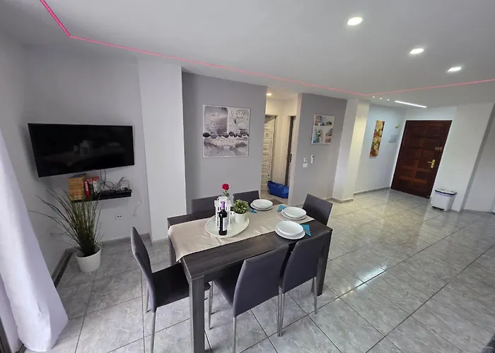 Mit Beheiztem Gemeinsamem Pool By Interhome Apartament Los Cristianos (Tenerife)